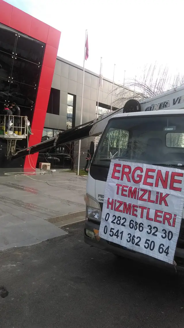 Kurumsal bina dış cephe cam temizliği